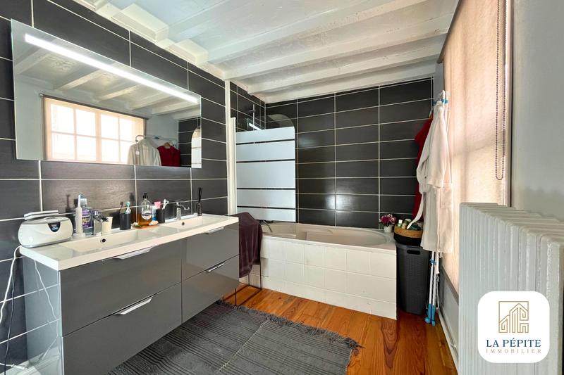 Maison - 110 m² - 6 pièces