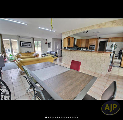 Maison - 182 m² - 7 pièces