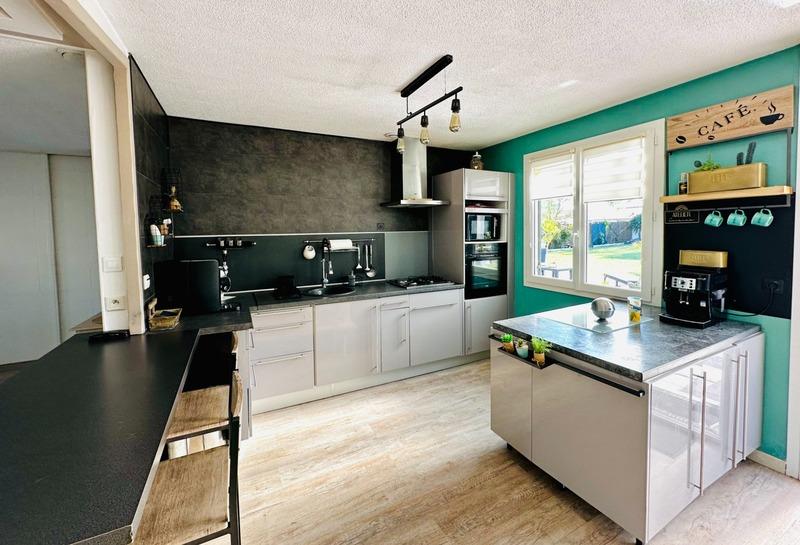 Maison - 110 m² - 6 pièces