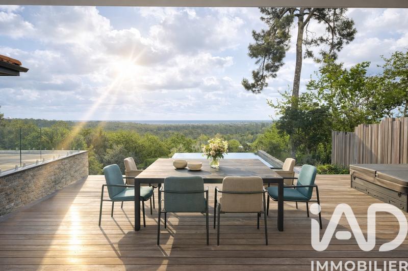 Maison - 260 m² - 4 pièces