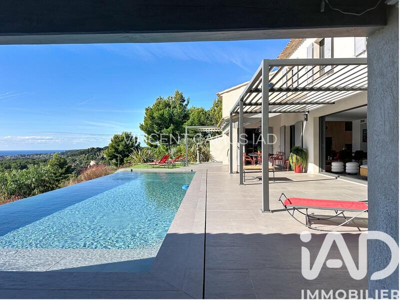 Maison - 270 m² - 7 pièces