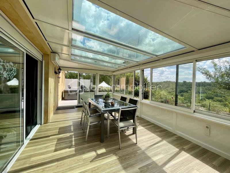 Maison traditionnelle - 121 m² - 6 pièces