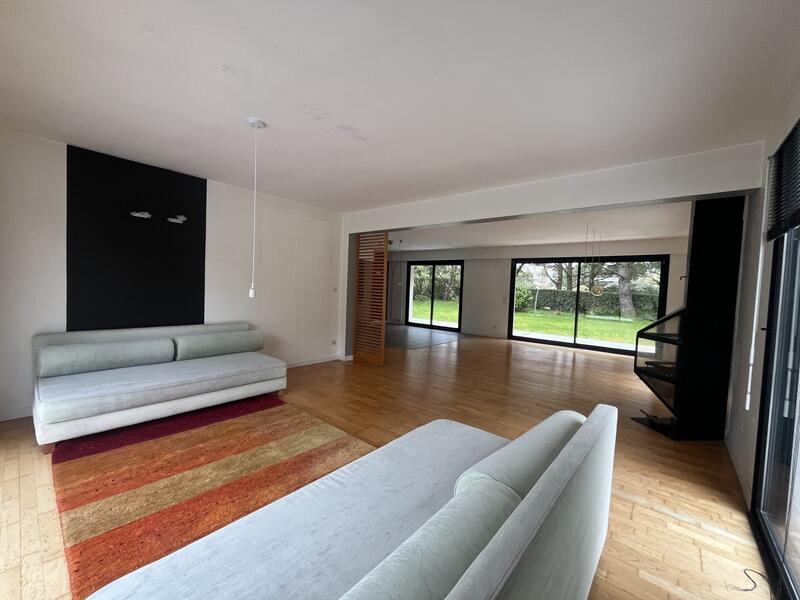 Maison - 171 m² - 6 pièces