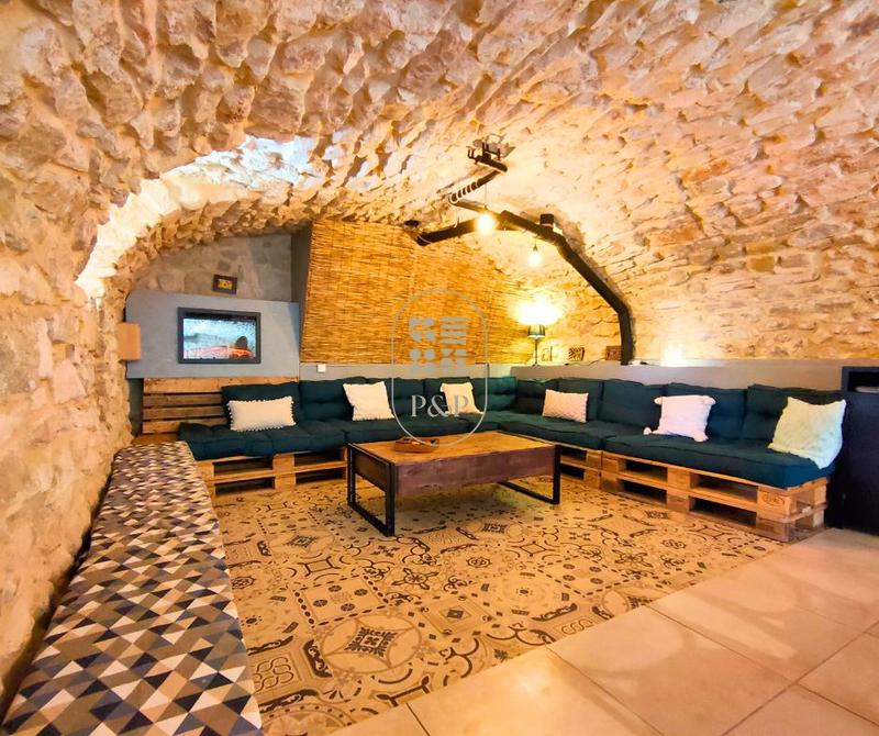 Mas - 339 m² - 6 pièces