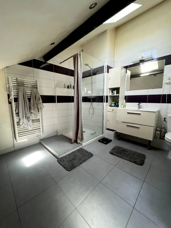 Maison - 107 m² - 6 pièces