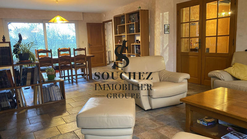 Maison - 209 m² - 9 pièces