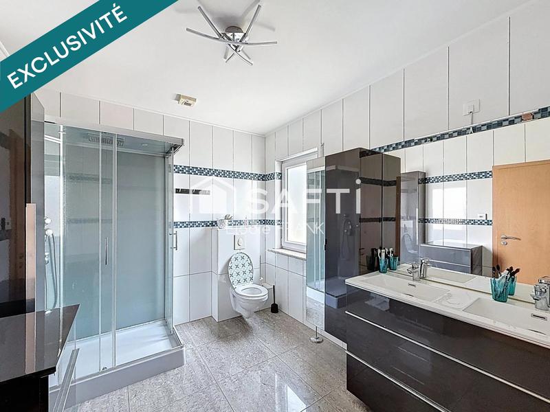 Maison - 259 m² - 9 pièces