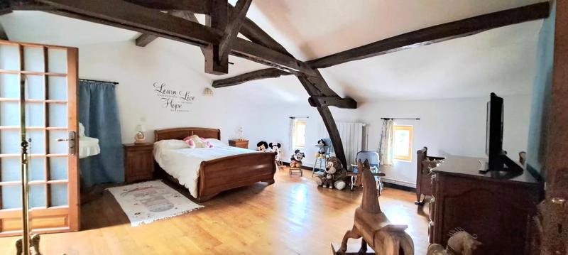 Propriété - 190 m² - 7 pièces