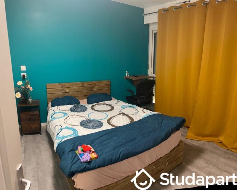 Chambre - 11 m² - 1 pièce