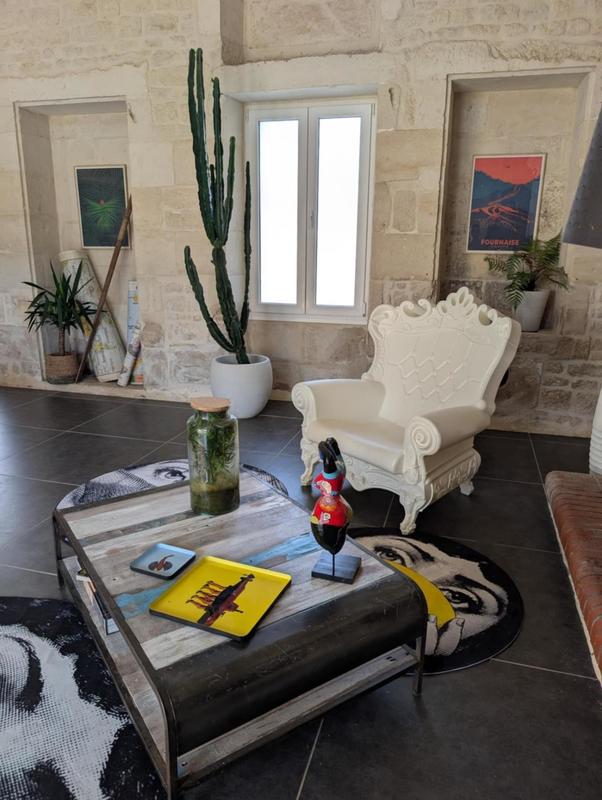 Maison - 330 m² - 6 pièces