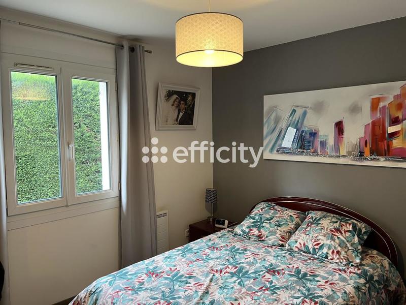 Villa - 100 m² - 5 pièces