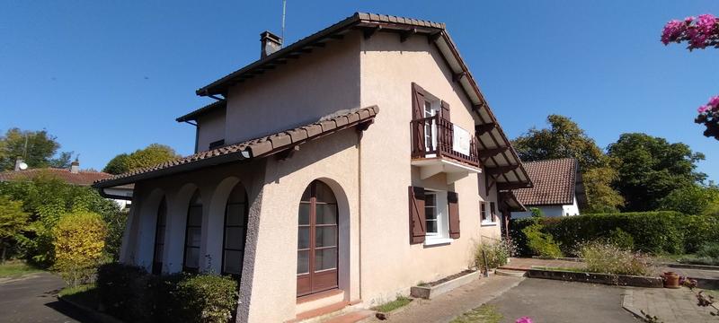 Maison - 183 m² - 8 pièces