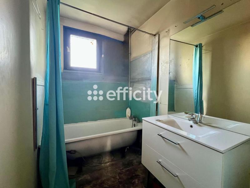 Maison - 77 m² - 4 pièces