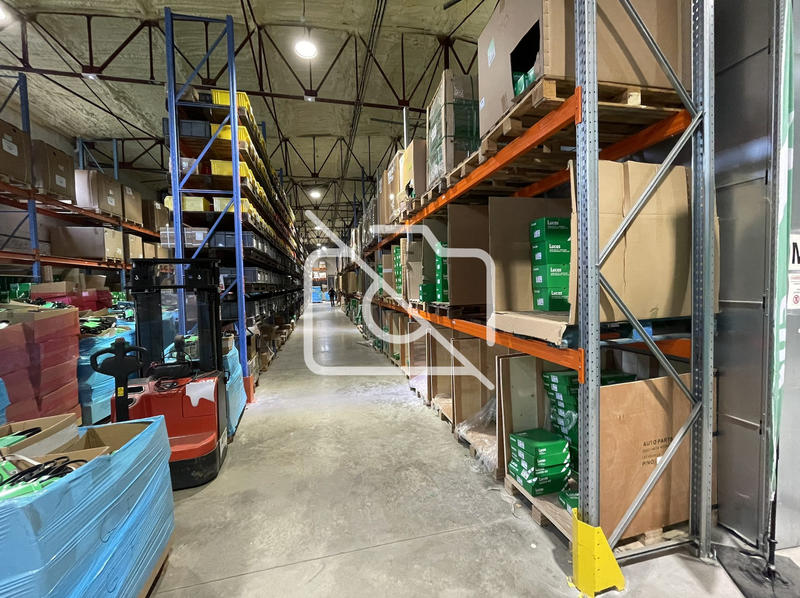 Entrepôt - 1 000 m²