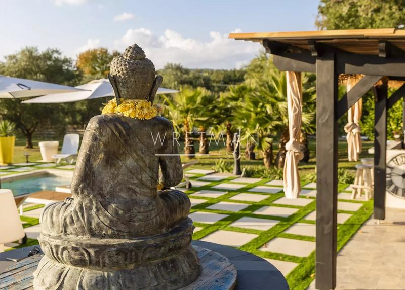 Propriété - 300 m² - 9 pièces