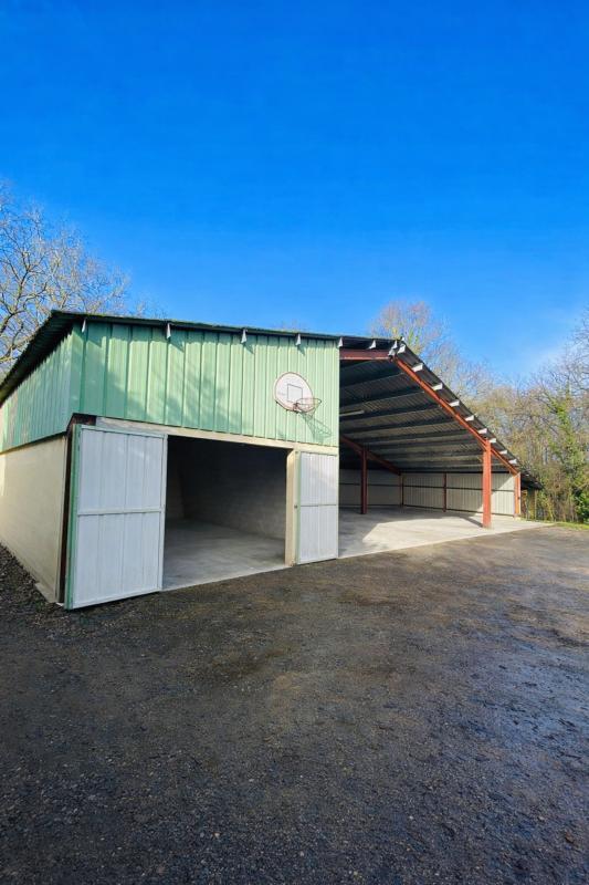 Parking / Garage - 210 m²