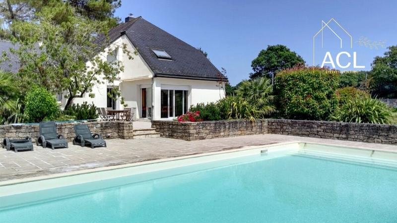 Villa - 250 m² - 8 pièces