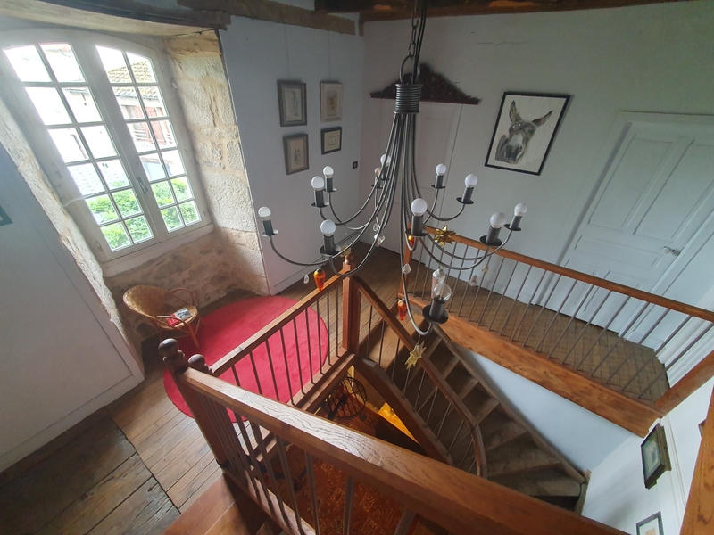 Propriété - 237 m² - 7 pièces