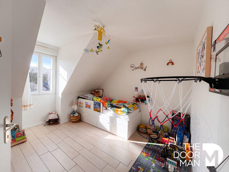 Maison - 185 m² - 8 pièces