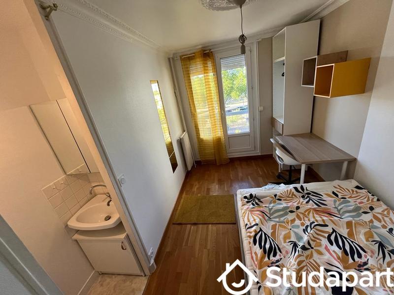 Chambre - 10 m² - 1 pièce