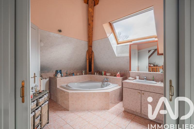 Maison - 369 m² - 9 pièces