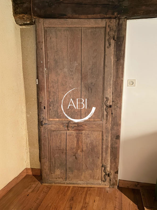 Maison ancienne - 258 m² - 9 pièces