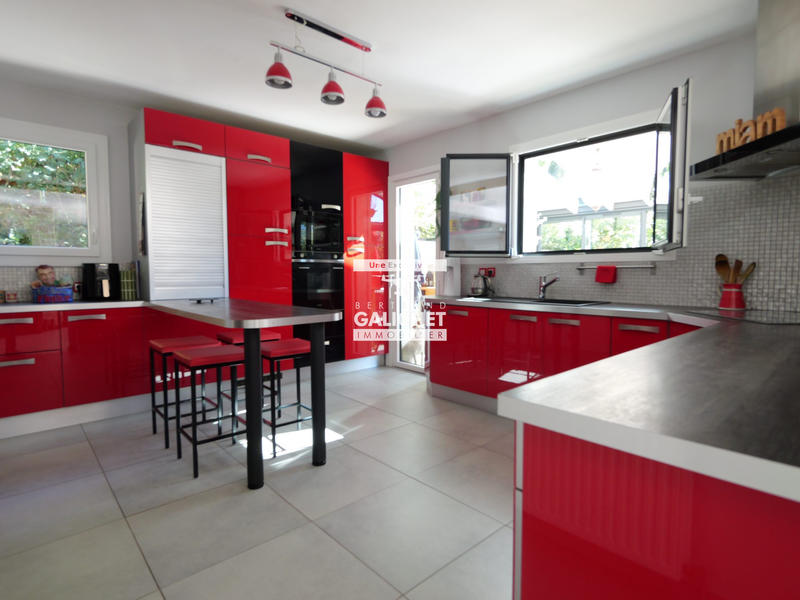 Maison traditionnelle - 155 m² - 5 pièces