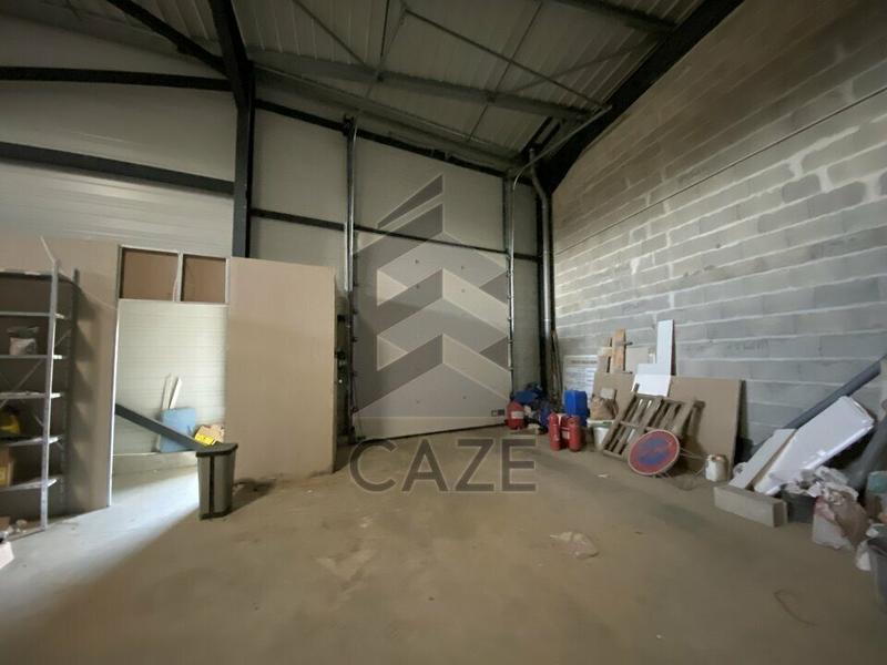 Local d'activités - 221 m²