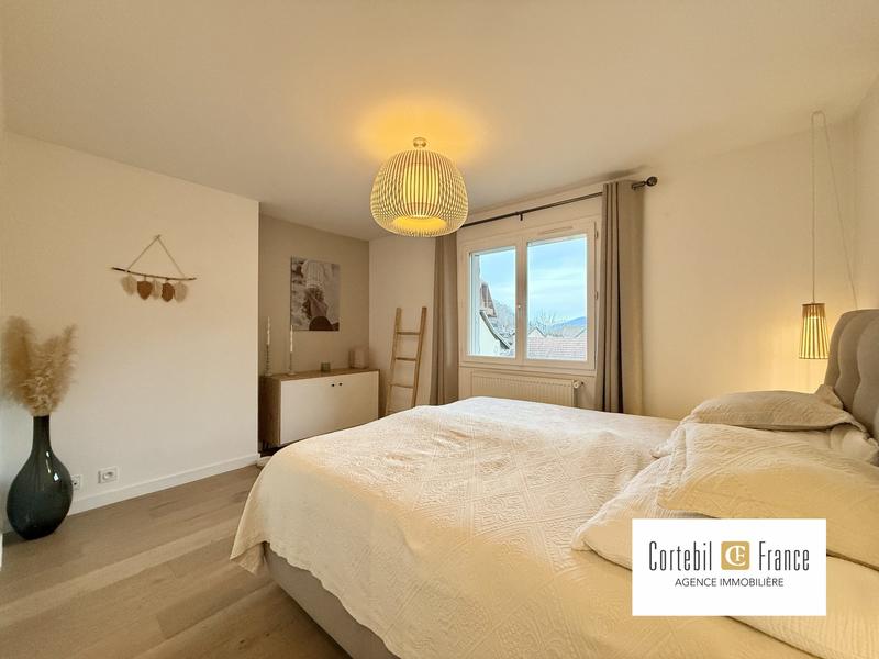 Appartement - 99 m² - 4 pièces