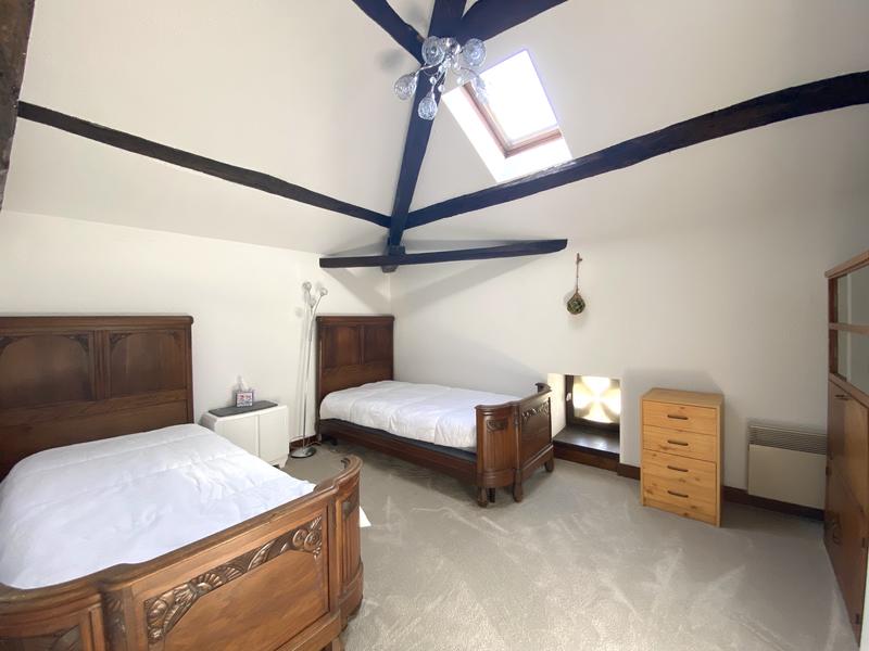 Maison - 276 m² - 9 pièces