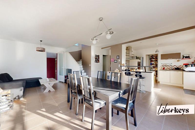 Maison - 128 m² - 7 pièces