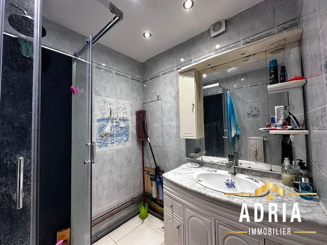 Appartement - 95 m² - 5 pièces