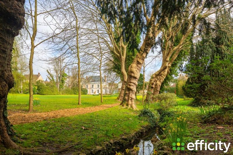 Maison - 400 m² - 13 pièces