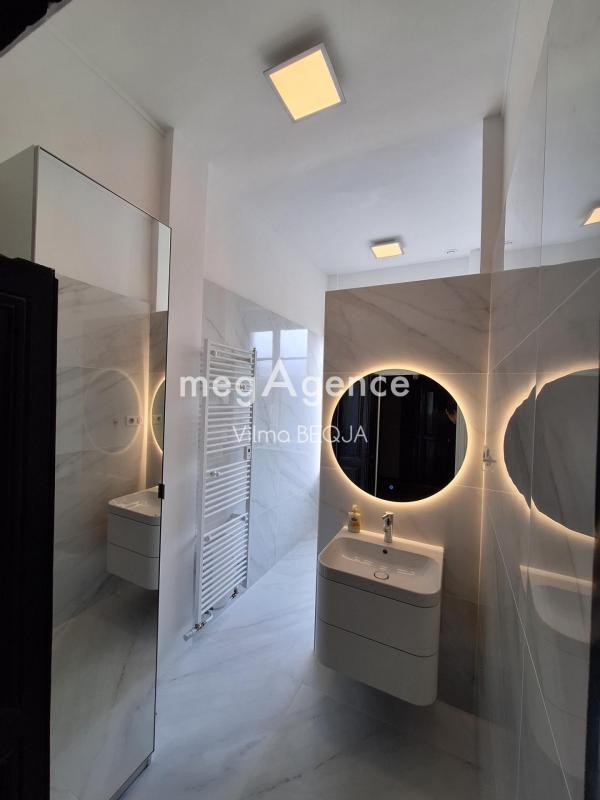 Maison - 285 m² - 8 pièces