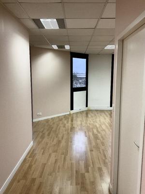 Bureau - 100 m² - 5 pièces