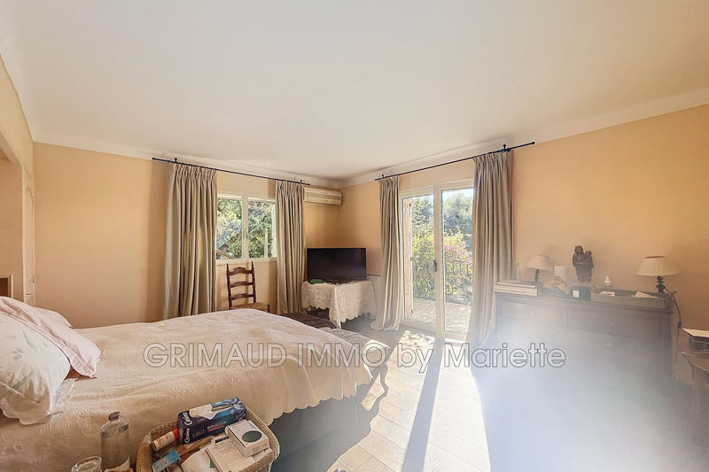 Maison - 336 m² - 9 pièces