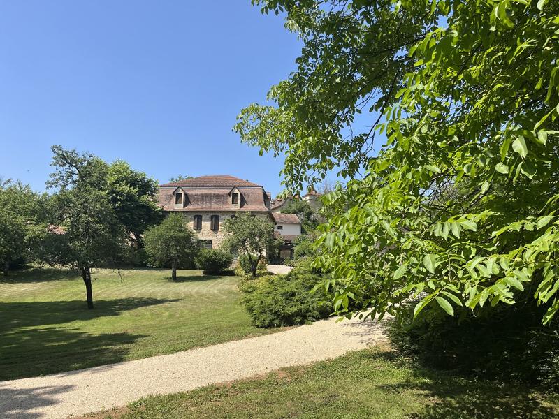 Maison - 234 m² - 5 pièces