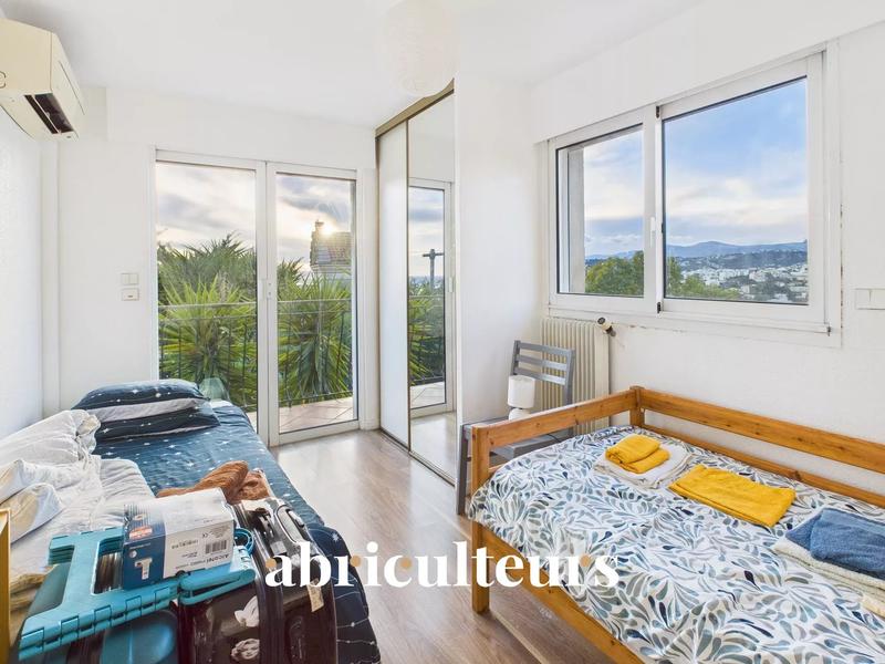 Maison - 173 m² - 7 pièces