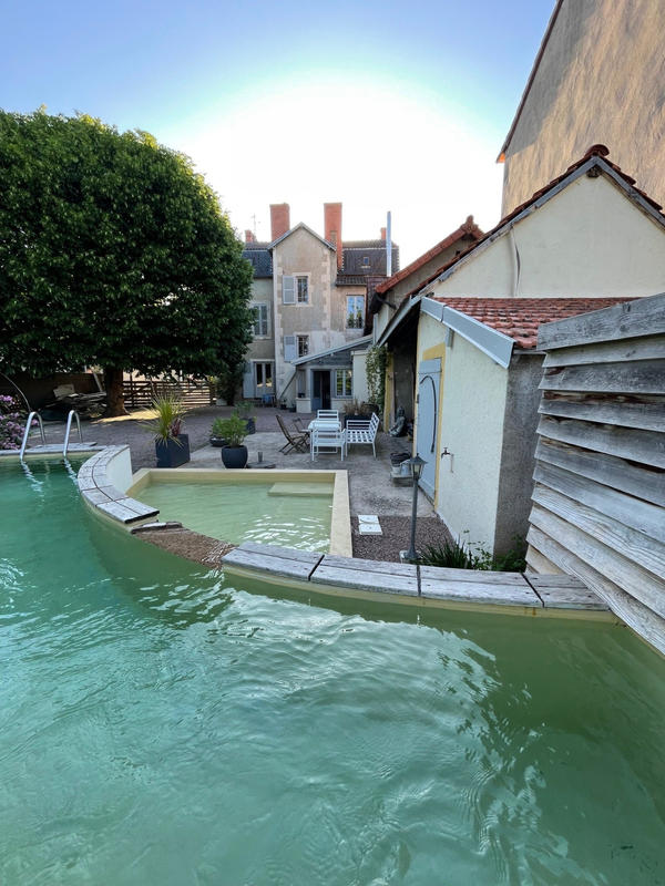 Maison - 239 m² - 9 pièces