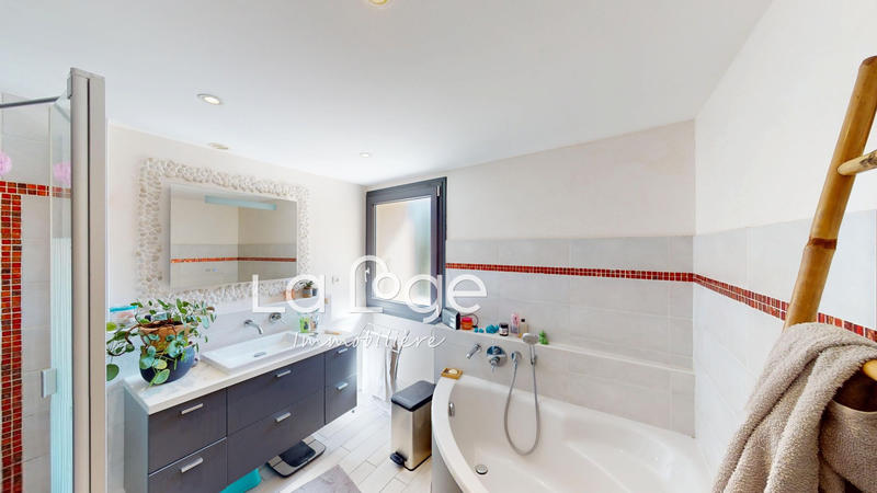 Maison - 145 m² - 5 pièces