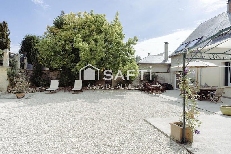 Maison - 217 m² - 9 pièces