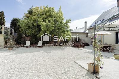 Maison - 217 m² - 9 pièces