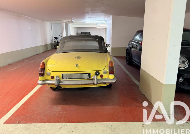 Parking - 150 m²
