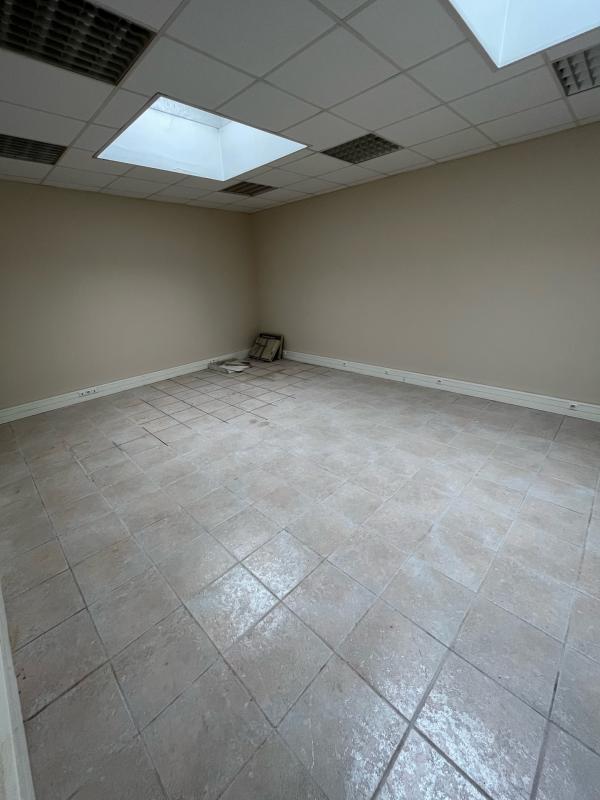 Bureau - 82 m²