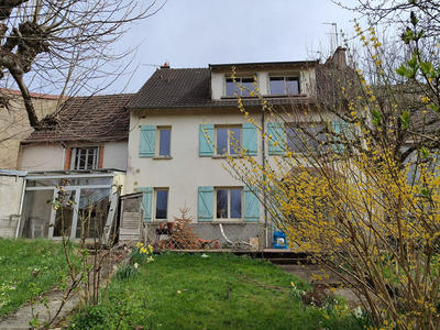 Maison - 205 m² - 9 pièces