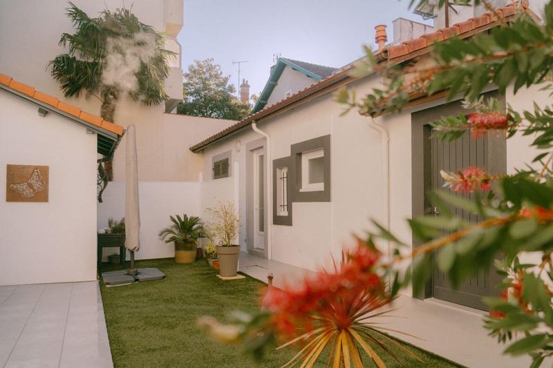 Villa - 287 m² - 12 pièces