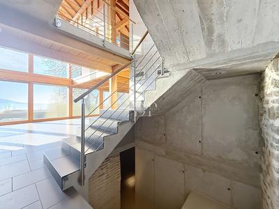 Maison - 300 m² - 6 pièces