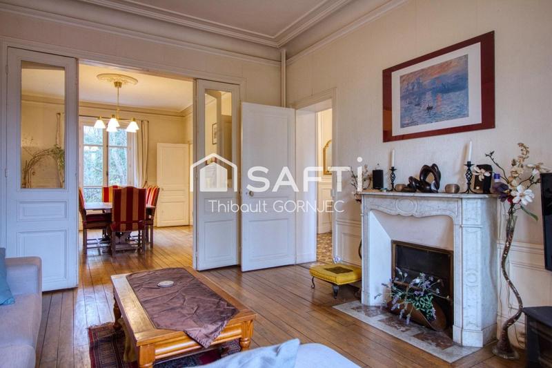 Maison - 220 m² - 9 pièces