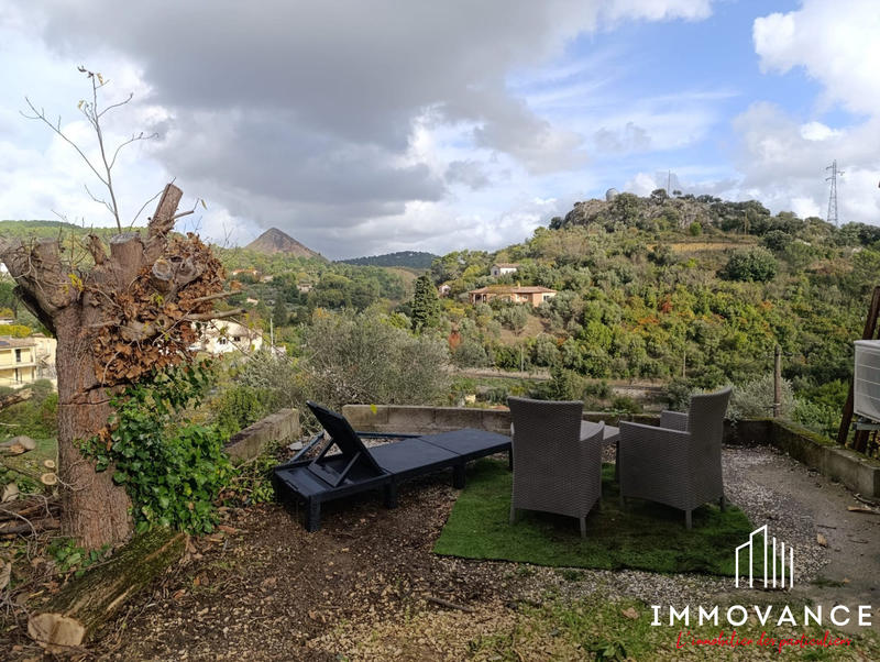 Maison - 98 m² - 4 pièces