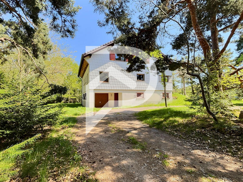 Maison - 215 m² - 10 pièces